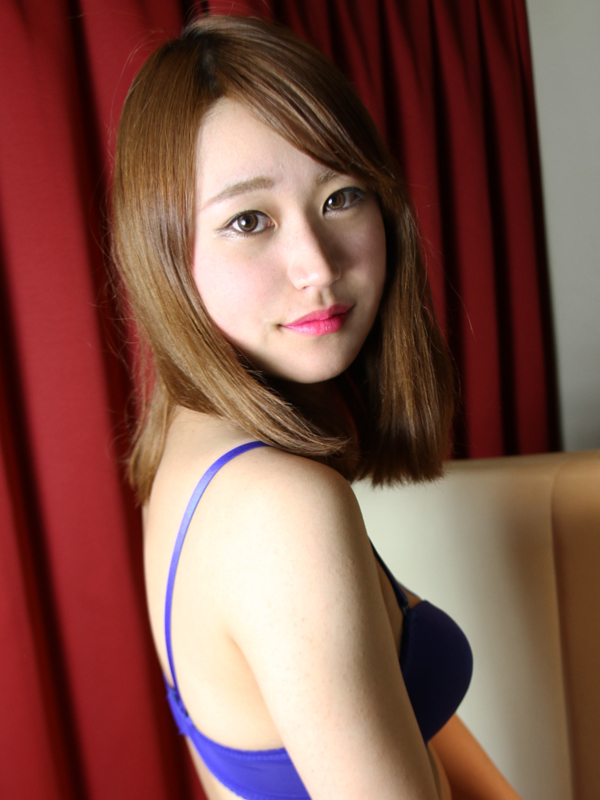 踊れ！チンチコリン・祇園店 あいな 18歳 T：160　B：78(B)　W：55　H：80